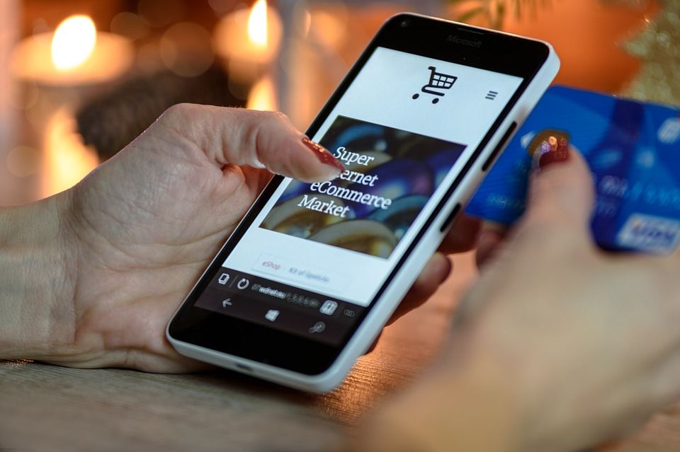 Mobile will lead ecommerce this holiday season - are you ready?